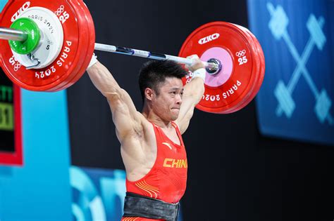 how many china olympic athletes are there